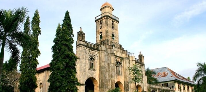 Eglise de l'époque coloniale dans le village d'Albuquerque à Bohol