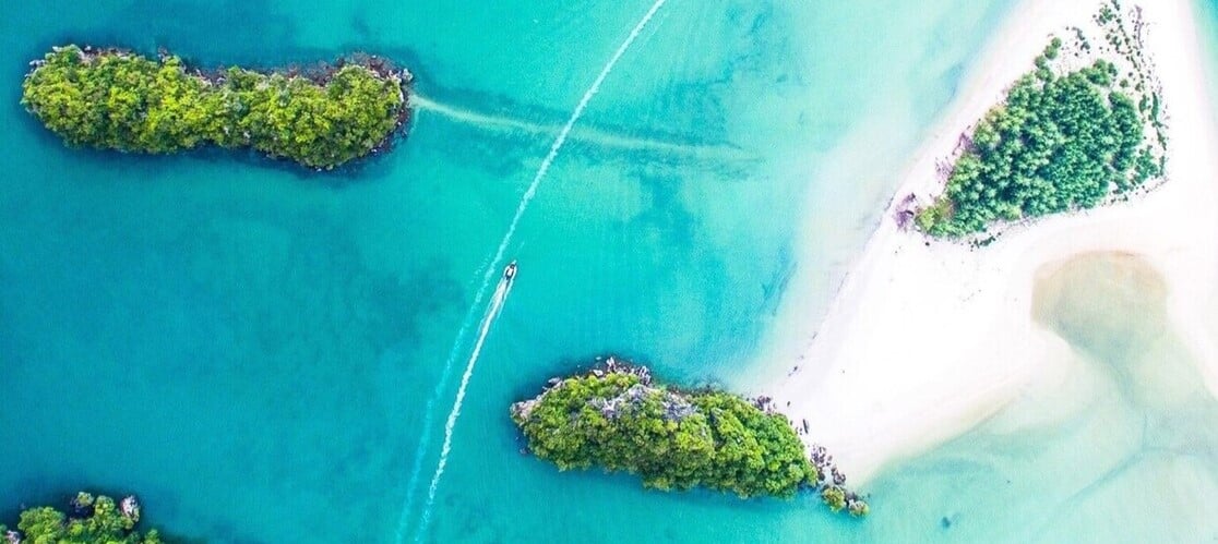 vue aérienne sur les ilots et bancs de sable du sud de Zanzibar