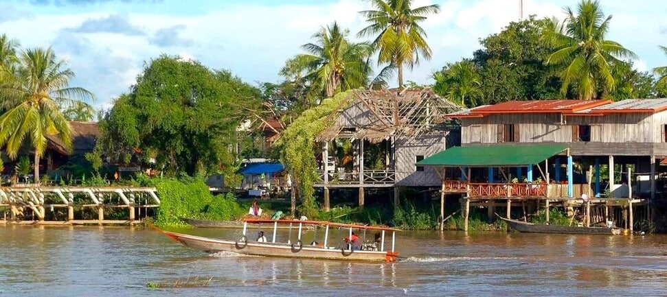 Départ en pirogue pour une excursion dans les 4000 iles du sud du Laos