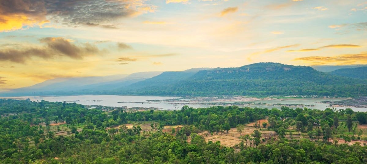 Les rives du Laos dans le sud du Mékong