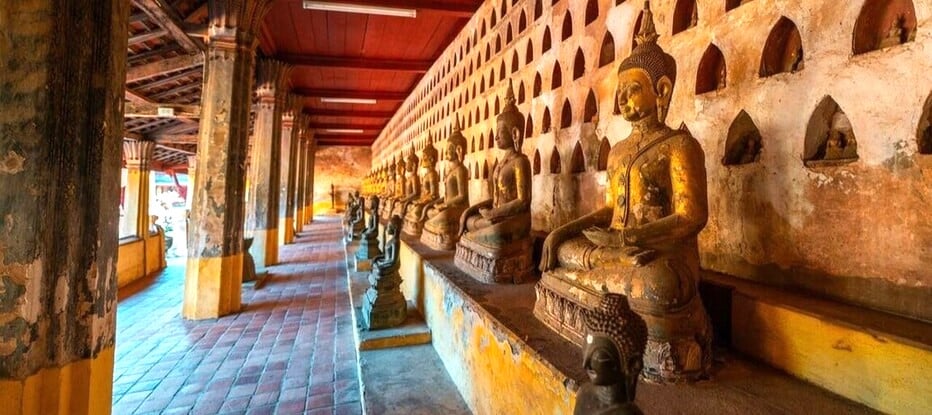 Statues de Bouddha du temple de Wat Sisaket