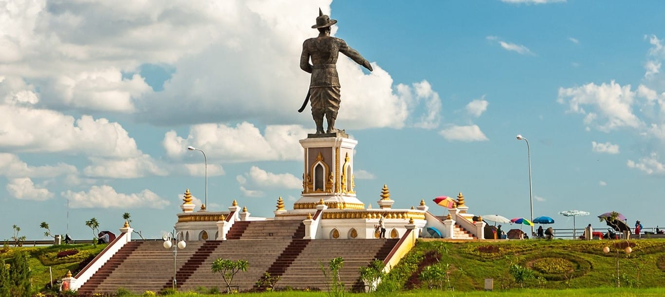 Statue d'Anouvang à Vientiane au Laos